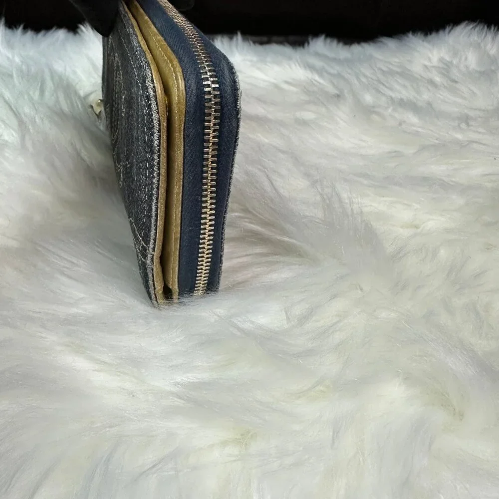❌SOLD❌ Authentic Chanel Denim CC Zip Around Zippy Continental Wallet - Picture 5 of 17
